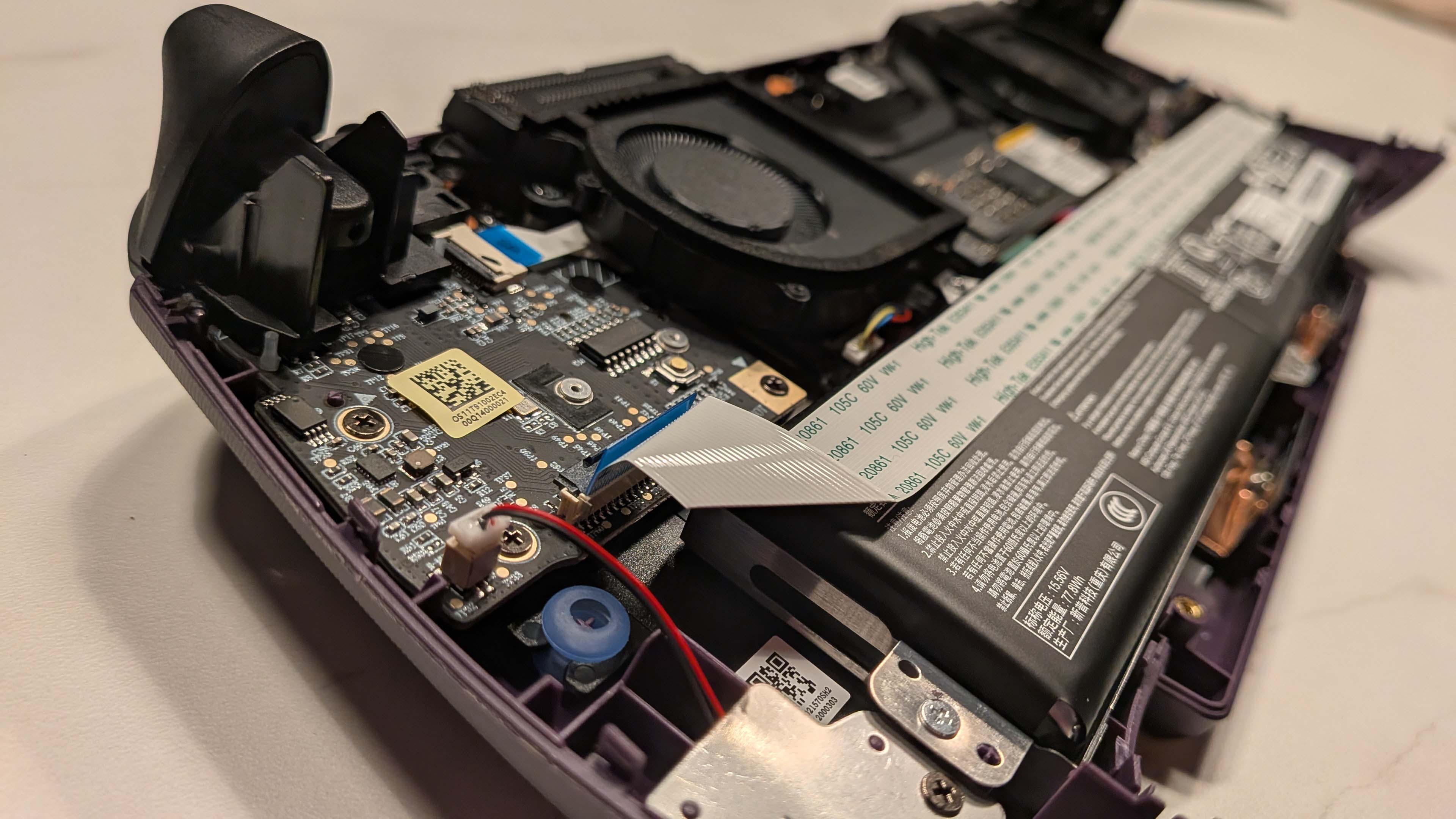 MSI Claw 8 EX AI+