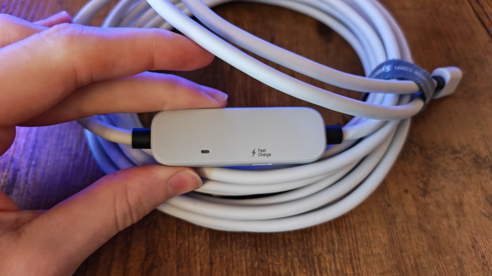 The fast charging divider on the Syntech Link Cable