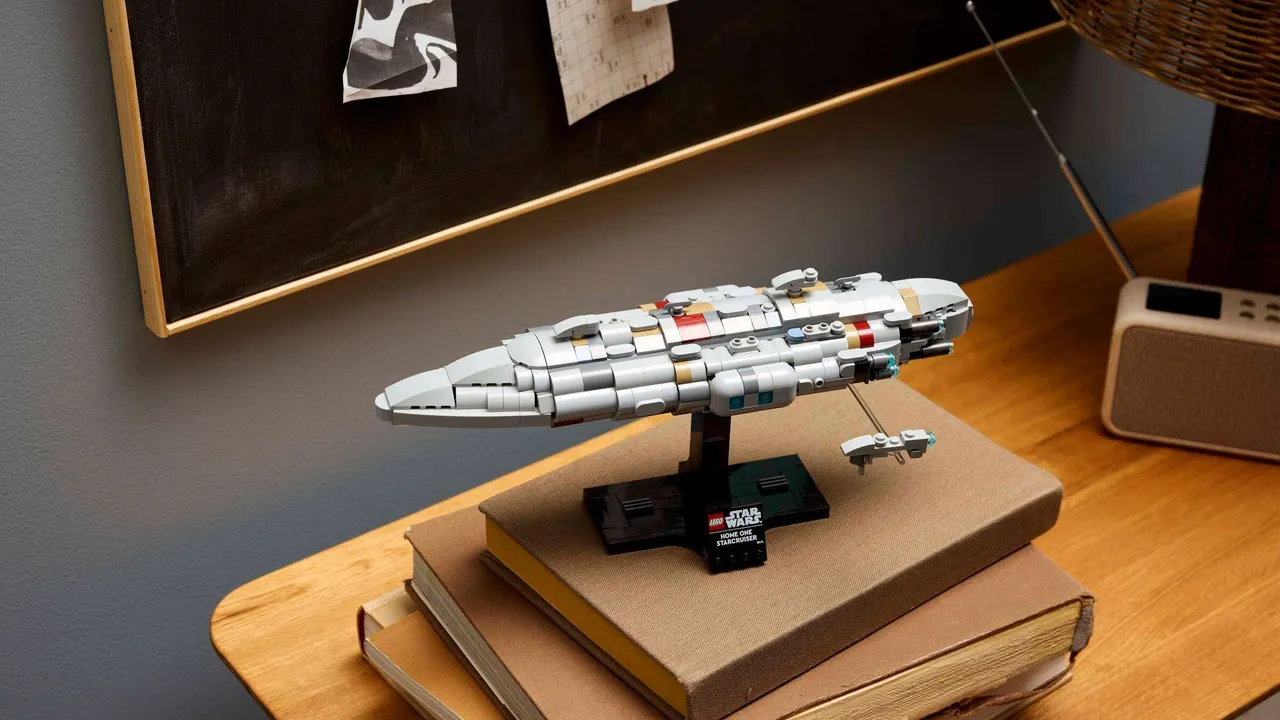 This LEGO Star Wars Set Is at Its New Lowest Price Ever Before It’s Gone Forever