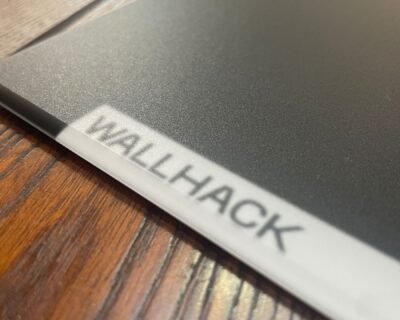 Hot swappable mouse batteries might be the hot new trend as it looks like Wallhack’s first ever mouse will have them