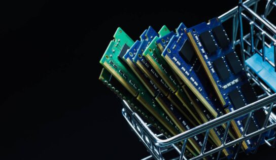 Fresh evidence from independent researchers confirms the first drop in PC shipments in over a year… and it’s only going to get worse