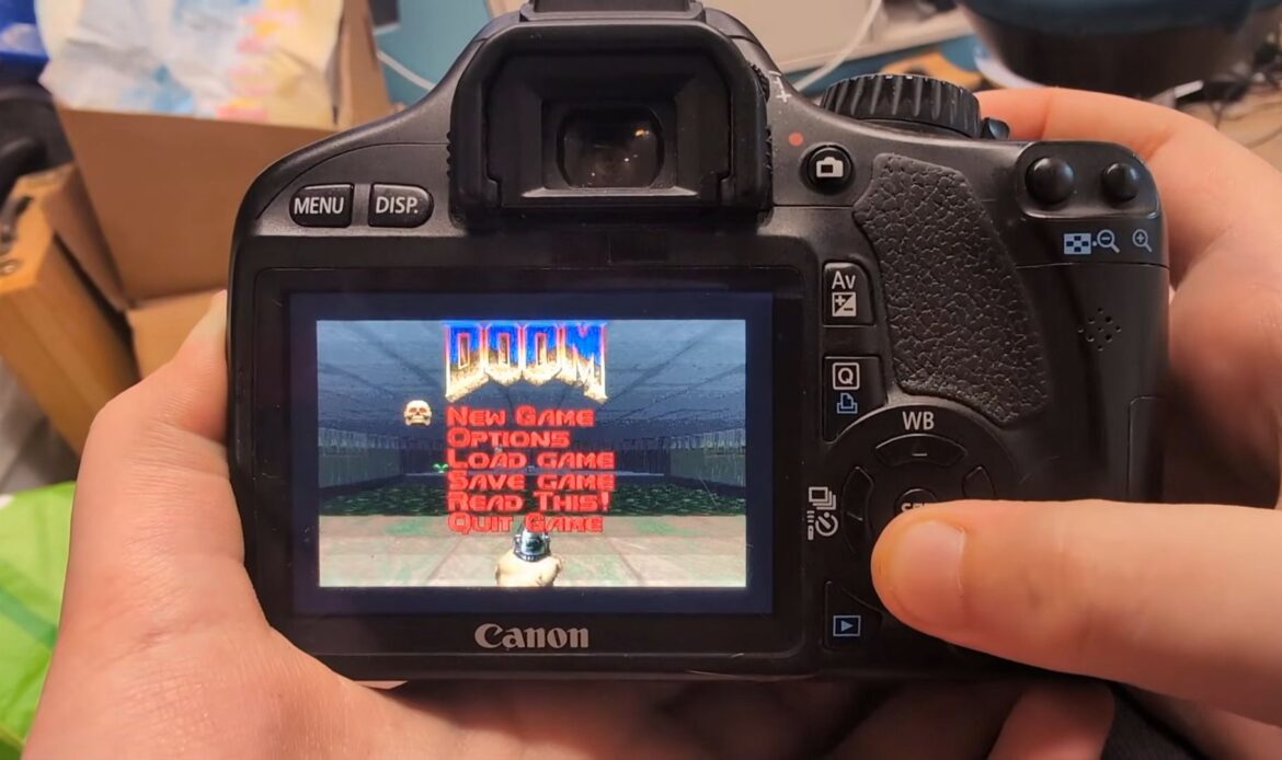Screw the wedding photos, I’m playing Doom on a DSLR camera like the good lord intended