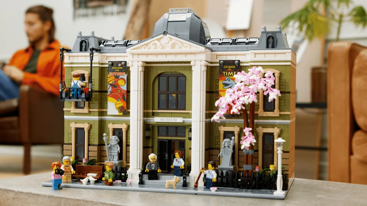 Save $50 on the LEGO Icons Natural History Museum at Amazon