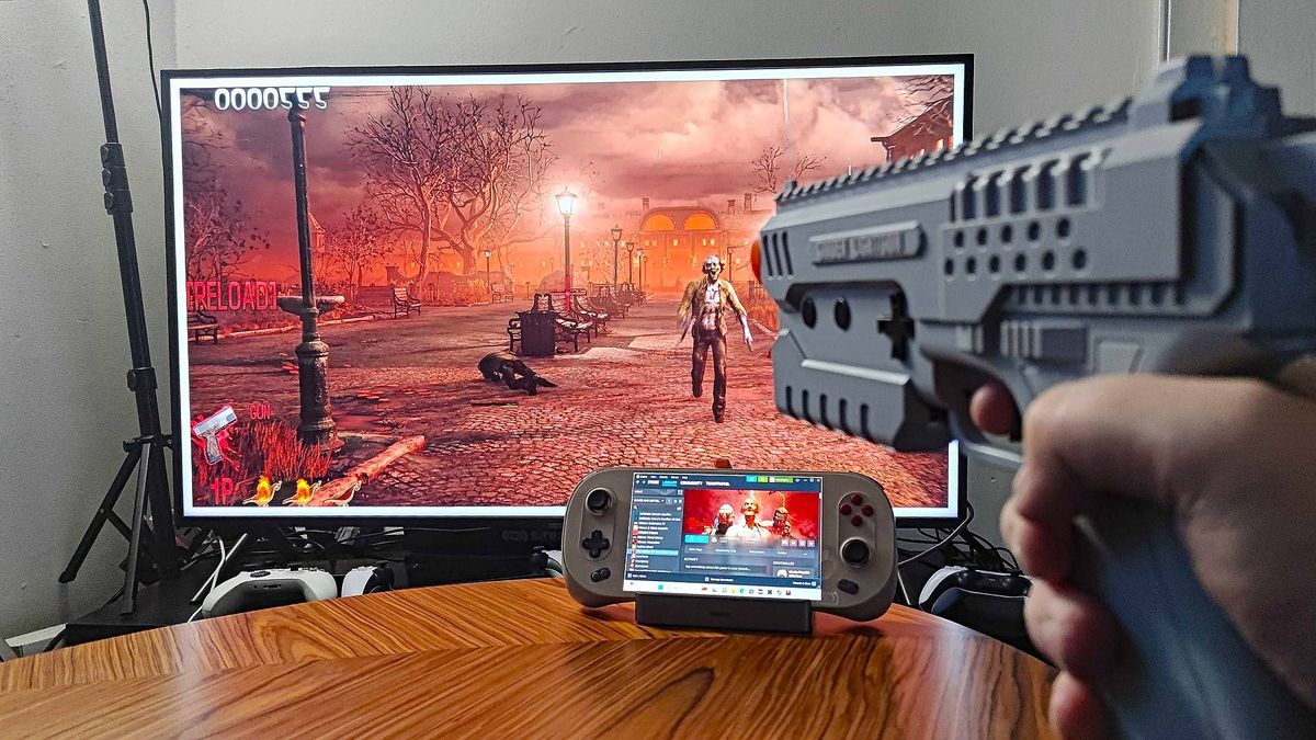Sinden Liightgun being used to play The House of the Dead Remake