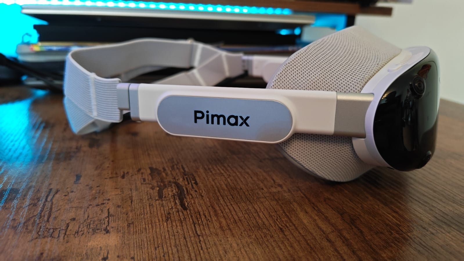 The side of the Pimax Dream Air