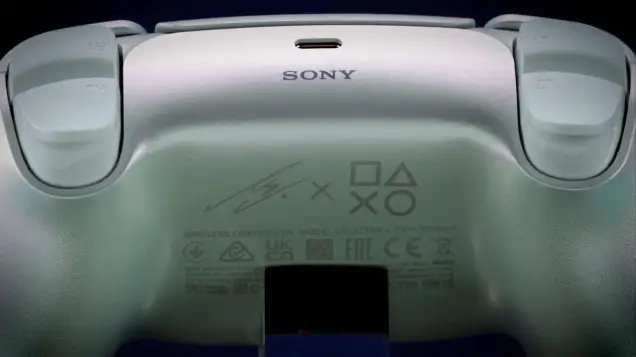 Sony Turned The DualSense Into Live, Laugh, Love For Lisa’s New PS5 Controller